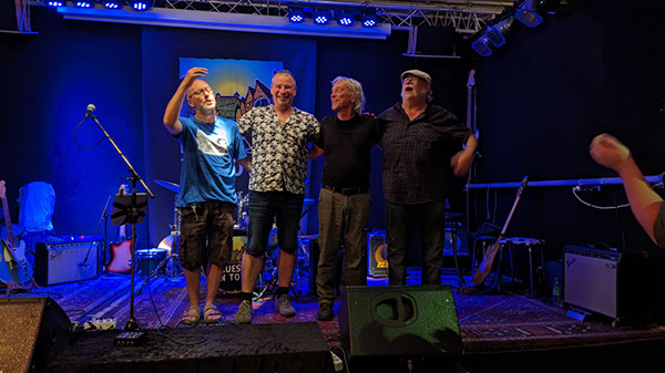 2023_09_16_TreatMeLikeADog_23