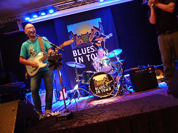 2023_09_16_TreatMeLikeADog_16