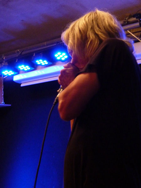 2023_09_16_TreatMeLikeADog_04