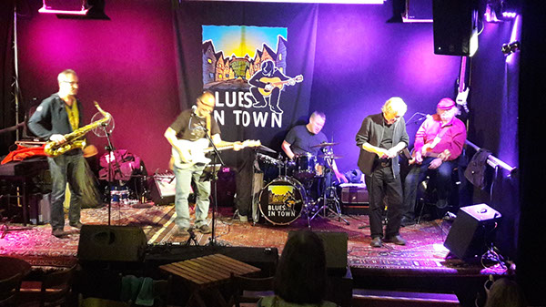 2024_12_14_TreatMeLikeADog_11